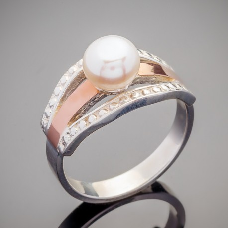 Женское кольцо Аврора с жемчугом